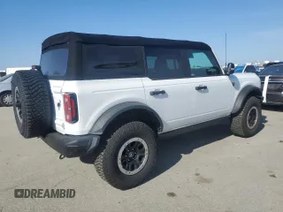 2022 Ford Bronco with VIN 1FMEE5DH3NLA92842, listed as a Copart auction lot 53109365 with 25,303 mi miles and Clean title. Bid and sale history available at DreamBid. Image 3.