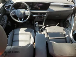 2024 Buick Encore GX Avenir с VIN KL4AMGSL2RB049186, выставлен на аукционе Copart как лот 62274094 с пробегом 11 181 миль миль и Списание • Salvage title. История ставок и продаж доступна на DreamBid. Изображение 8.