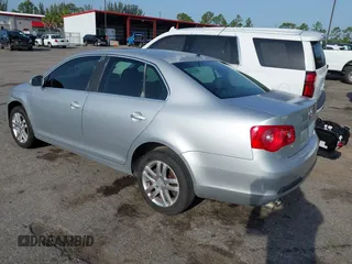 2007 Volkswagen Jetta Wolfsburg Edition с VIN 3VWEF71K67M081314, выставлен на аукционе IAAI как лот 42366194 с пробегом 129 126 миль миль и . История ставок и продаж доступна на DreamBid. Изображение 3.