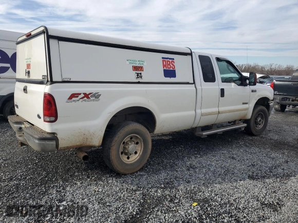 2004 Ford Super Duty F-250 XL with VIN 1FTNX21P04ED89661, listed as a Copart auction lot 45214445 with 314,538 mi miles and Salvage Title. Bid and sale history available at carsss.com. Image 3.