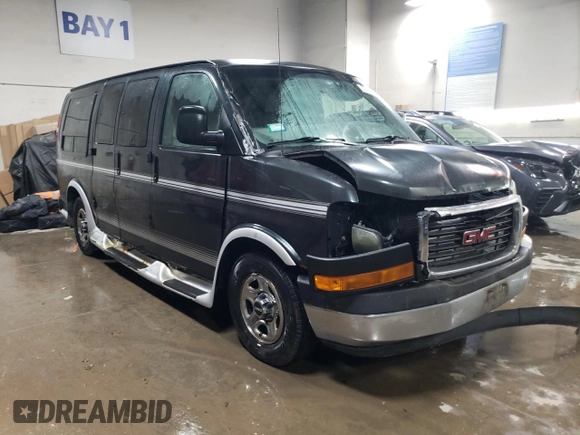 2004 GMC Savana Cargo Van YF7 Upfitter with VIN 1GDFG15T041147283, listed as a Copart auction lot 82193844 with 264,051 mi miles and Salvage Title. Bid and sale history available at carsss.com. Image 4.