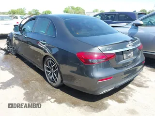 2021 Mercedes-Benz E 350 z VIN W1KZF8DB5MB001483, wystawiony jako IAAI lot #42030736 z przebiegiem Nie podano mil oraz . Historia ofert i sprzedaży dostępna na DreamBid. Obrazek 3.