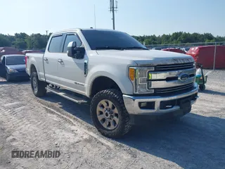 2017 Ford F-250 Lariat z VIN 1FT7W2BT7HEE91228, wystawiony jako IAAI lot #42387819 z przebiegiem 312 505 mil mil oraz . Historia ofert i sprzedaży dostępna na DreamBid. Obrazek 1.