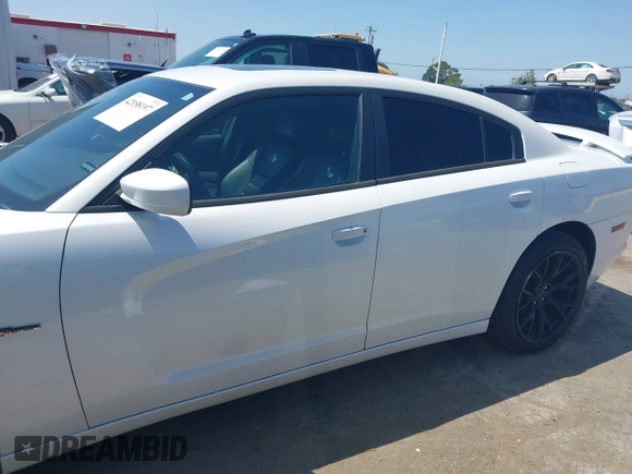 2014 Dodge Charger RT z VIN 2C3CDXCT1EH309189, wystawiony jako IAAI lot #42158197 z przebiegiem 92 074 mil mil oraz . Historia ofert i sprzedaży dostępna na DreamBid. Obrazek 14.