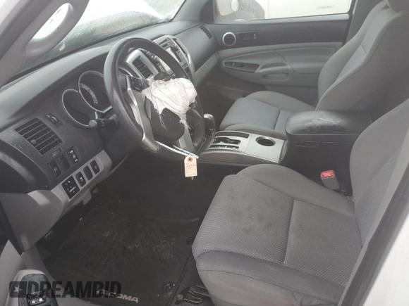 2013 Toyota Tacoma with VIN 3TMLU4EN8DM131287, listed as a Copart auction lot 86551044 with 132,499 mi miles and Salvage title. Bid and sale history available at DreamBid. Image 7.