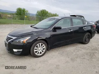 2015 Nissan Altima S with VIN 1N4AL3AP5FC262103, listed as a Copart auction lot 54629775 with 245,978 mi miles and Clean Title. Bid and sale history available at carsss.com. Image 1.