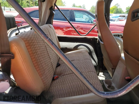 2001 Jeep Wrangler Sahara with VIN 1J4FA59S81P321490, listed as a Copart auction lot 57320005 with 180,959 mi miles and Salvage title. Bid and sale history available at DreamBid. Image 10.