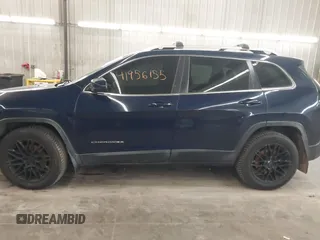 2014 Jeep Cherokee Latitude with VIN 1C4PJMCS9EW190255, listed as a IAAI auction lot 41956155 with 220,265 mi miles. Bid and sale history available at carsss.com. Image 14.