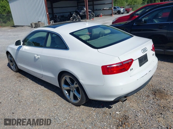2009 Audi A5 z VIN WAUDK78T09A016755, wystawiony jako IAAI lot #42197401 z przebiegiem 232 977 mil mil oraz . Historia ofert i sprzedaży dostępna na DreamBid. Obrazek 3.