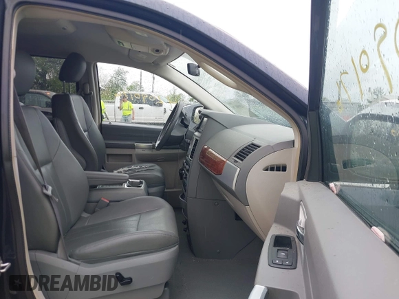 2008 Chrysler Town & Country Touring with VIN 2A8HR54P18R782896, listed as a IAAI auction lot 42090176 with 228,592 mi miles. Bid and sale history available at carsss.com. Image 5.