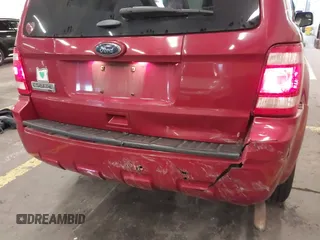 2011 Ford Escape XLT с VIN 1FMCU9D7XBKB14572, выставлен на аукционе IAAI как лот 40920474 с пробегом 154 888 миль миль и . История ставок и продаж доступна на DreamBid. Изображение 6.