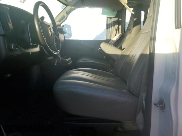 2020 Chevrolet Express Cargo Van with VIN 1GCWGAFP9L1241814, listed as a Copart auction lot 84927294 with 124,561 mi miles and Salvage Title. Bid and sale history available at carsss.com. Image 7.