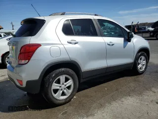 2021 Chevrolet Trax LT with VIN KL7CJPSB2MB330750, listed as a Copart auction lot 54090195 with 112,118 mi miles and Clean Title. Bid and sale history available at carsss.com. Image 3.