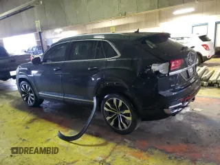 2021 Volkswagen Atlas SEL Premium R-Line with VIN 1V2FE2CA9MC232921, listed as a Copart auction lot 83993304 with 48,077 mi miles and Salvage title. Bid and sale history available at DreamBid. Image 2.
