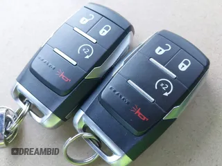 2022 Ram 2500 Big Horn z VIN 3C6UR5DLXNG306254, wystawiony jako IAAI lot #42191332 z przebiegiem 54 189 mil mil oraz . Historia ofert i sprzedaży dostępna na DreamBid. Obrazek 11.