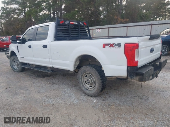 2018 Ford Super Duty F-250 SRW XL with VIN 1FT7W2BT8JEB42178, listed as a IAAI auction lot 41205643 with 196,238 mi miles. Bid and sale history available at carsss.com. Image 3.