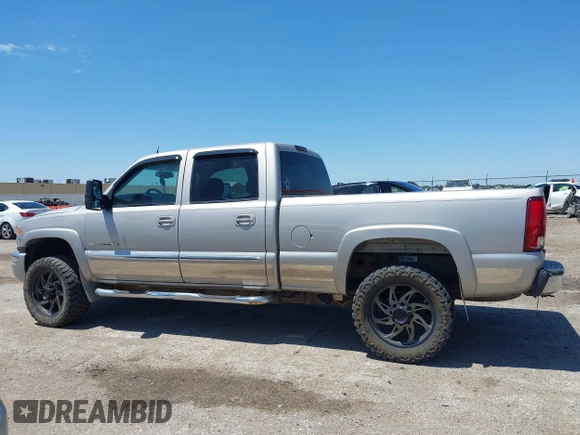 2005 GMC Sierra 2500HD Work Truck with VIN 1GTHC23U95F806475, listed as a IAAI auction lot 42314232 with Not provided miles and . Bid and sale history available at DreamBid. Image 14.