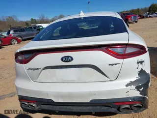 2019 Kia Stinger GT with VIN KNAE35LC8K6050559, listed as a IAAI auction lot 41699927 with 85,944 mi miles. Bid and sale history available at carsss.com. Image 17.