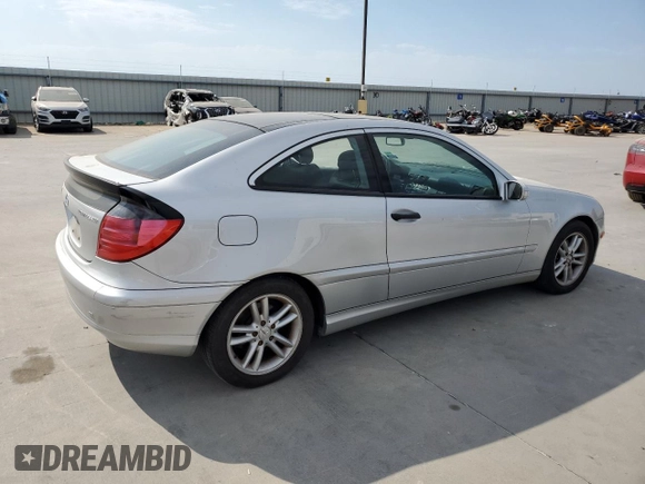 2003 Mercedes-Benz C 230 Kompressor with VIN WDBRN40J43A407471, listed as a Copart auction lot 74177904 with Not provided miles and Clean title. Bid and sale history available at DreamBid. Image 3.