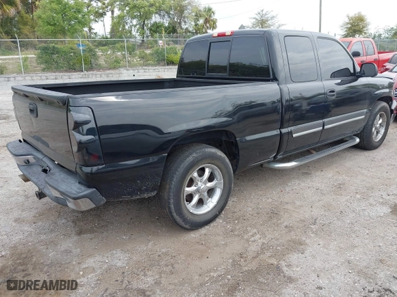 2006 Chevrolet Silverado 1500 LT1 with VIN 1GCEC19Z36Z119573, listed as a IAAI auction lot 41870707 with 154,245 mi miles. Bid and sale history available at carsss.com. Image 4.