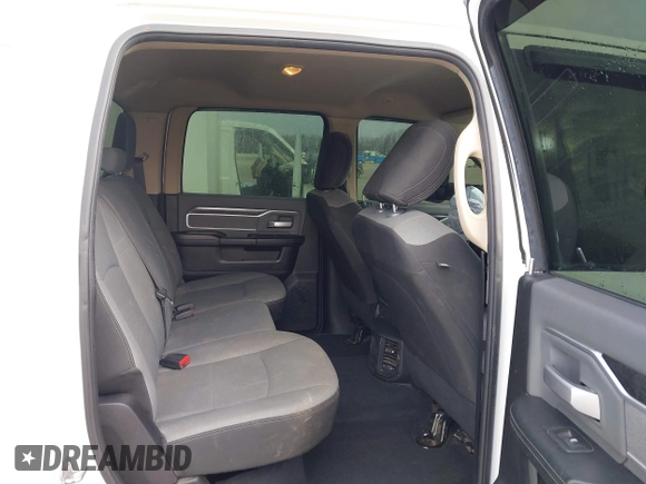 2019 Ram 2500 Big Horn with VIN 3C6UR5JL5KG703032, listed as a IAAI auction lot 41700190 with 90,215 mi miles. Bid and sale history available at carsss.com. Image 8.