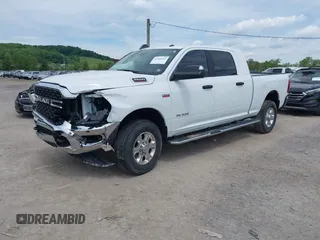 2022 Ram 2500 Big Horn with VIN 3C6UR5MJ0NG383441, listed as a IAAI auction lot 42368641 with 27,903 mi miles and . Bid and sale history available at DreamBid. Image 17.