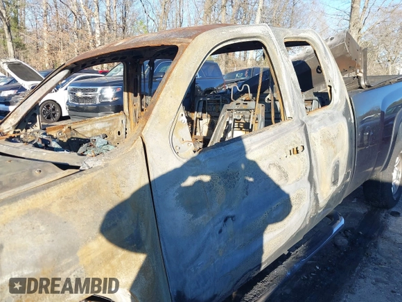 2008 Chevrolet Silverado 3500HD with VIN 1GCHC396X8E148691, listed as a IAAI auction lot 41600724 with Not Provided miles and . Bid and sale history available at DreamBid. Image 13.