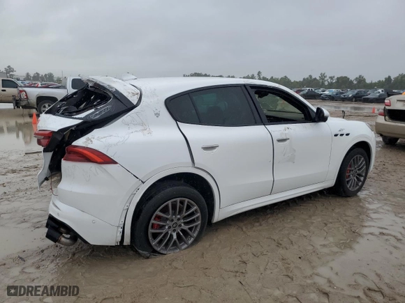 2023 Maserati Grecale GT with VIN ZN682AVA1P7418443, listed as a Copart auction lot 70581024 with NaN miles and Salvage Title. Bid and sale history available at carsss.com. Image 3.