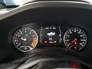 2020 Jeep Renegade Altitude with VIN ZACNJBBB4LPL73485, listed as a Copart auction lot 83314814 with 8,394 mi miles and Clean title. Bid and sale history available at DreamBid. Image 9.