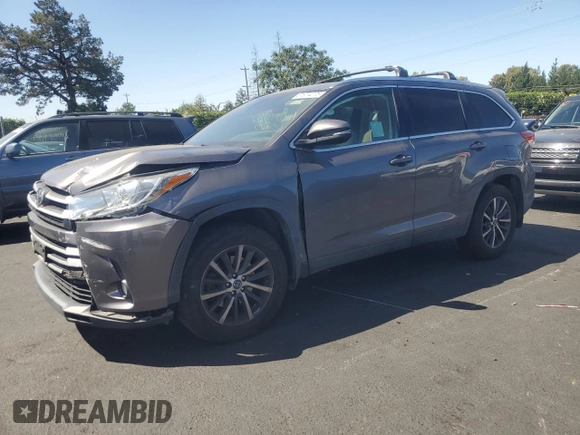 2019 Toyota Highlander SE z VIN 5TDJZRFH5KS605448, wystawiony jako Copart lot #61974075 z przebiegiem 81 636 mil mil oraz Szkoda całkowita • Salvage title. Historia ofert i sprzedaży dostępna na DreamBid. Obrazek 1.