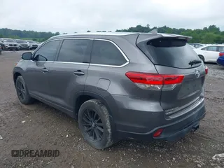 2017 Toyota Highlander XLE with VIN 5TDJZRFH6HS417613, listed as a IAAI auction lot 42440157 with 84,480 mi miles and . Bid and sale history available at DreamBid. Image 3.