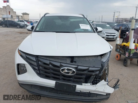 2024 Hyundai Tucson SEL with VIN 5NMJB3DE7RH427985, listed as a IAAI auction lot 42113557 with 18,181 mi miles. Bid and sale history available at carsss.com. Image 12.