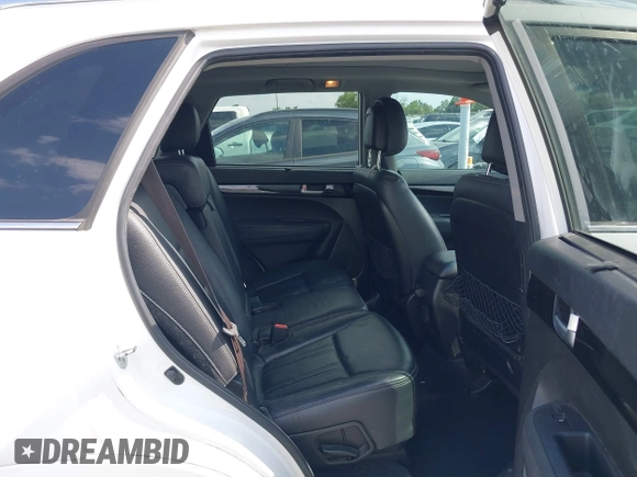 2015 Kia Sorento SX Limited with VIN 5XYKW4A73FG639051, listed as a IAAI auction lot 42106446 with 145,981 mi miles. Bid and sale history available at carsss.com. Image 8.