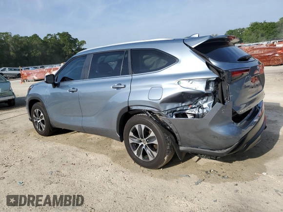 2024 Toyota Highlander LE z VIN 5TDKDRAH9RS548529, wystawiony jako Copart lot #53493205 z przebiegiem 16 627 mil mil oraz Szkoda całkowita • Salvage title. Historia ofert i sprzedaży dostępna na DreamBid. Obrazek 2.