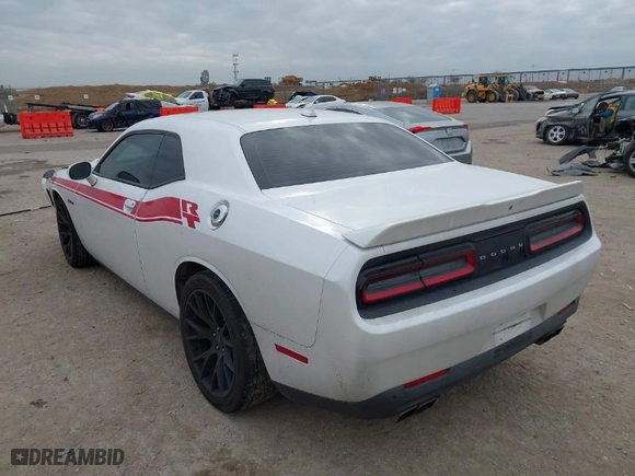 2015 Dodge Challenger R/T Plus with VIN 2C3CDZBT9FH878368, listed as a IAAI auction lot 41440807 with 85,497 mi miles. Bid and sale history available at carsss.com. Image 3.