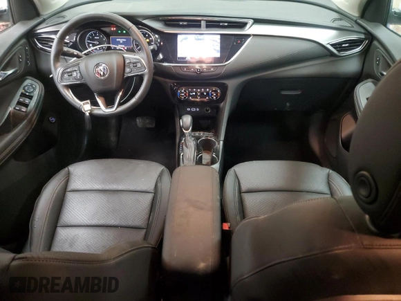 2023 Buick Encore GX Essence z VIN KL4MMGSL1PB035970, wystawiony jako Copart lot #55945515 z przebiegiem 21 373 mil mil oraz Szkoda całkowita • Salvage title. Historia ofert i sprzedaży dostępna na DreamBid. Obrazek 8.