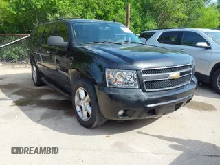 2007 Chevrolet Suburban LTZ with VIN 3GNFC160X7G112218, listed as a IAAI auction lot 42025105 with 316,645 mi miles. Bid and sale history available at carsss.com. Image 1.