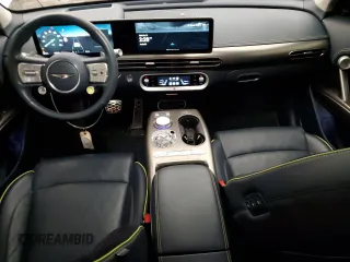 2023 Genesis GV60 Performance z VIN KMUKEDTB6PU005508, wystawiony jako Copart lot #49612945 z przebiegiem 24 354 mil mil oraz Szkody całkowita. Historia ofert i sprzedaży dostępna na DreamBid. Obrazek 8.