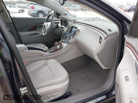 2011 Buick LaCrosse CXS with VIN 1G4GE5ED3BF243810, listed as a IAAI auction lot 41662743 with 131,338 mi miles. Bid and sale history available at carsss.com. Image 5.