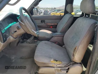 2000 Toyota Tacoma with VIN 4TAWN72N4YZ623900, listed as a Copart auction lot 53547825 with 239,998 mi miles and Salvage title. Bid and sale history available at DreamBid. Image 7.
