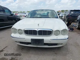 2007 Jaguar XJ Vanden Plas with VIN SAJWA82B77SH16109, listed as a IAAI auction lot 42749658 with 185,772 mi miles and . Bid and sale history available at DreamBid. Image 6.