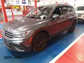 2024 Volkswagen Tiguan SE с VIN 3VV3B7AX1RM086796, выставлен на аукционе IAAI как лот 42796137 с пробегом 26 696 миль миль и . История ставок и продаж доступна на DreamBid. Изображение 4.