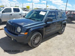2014 Jeep Patriot Latitude with VIN 1C4NJPFA0ED848908, listed as a IAAI auction lot 41994006 with 131,122 mi miles and . Bid and sale history available at carsss.com. Image 2.