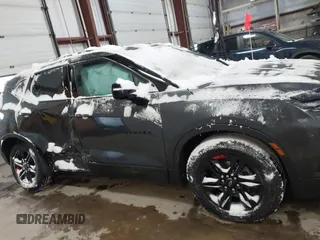 2021 Chevrolet Blazer LT z VIN 3GNKBHRS6MS542750, wystawiony jako IAAI lot #41573261 z przebiegiem 45 146 mil mil oraz . Historia ofert i sprzedaży dostępna na DreamBid. Obrazek 13.