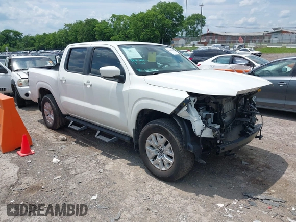 2024 Nissan Frontier SV z VIN 1N6ED1EK9RN633202, wystawiony jako IAAI lot #42227535 z przebiegiem 26 224 mil mil oraz . Historia ofert i sprzedaży dostępna na DreamBid. Obrazek 1.