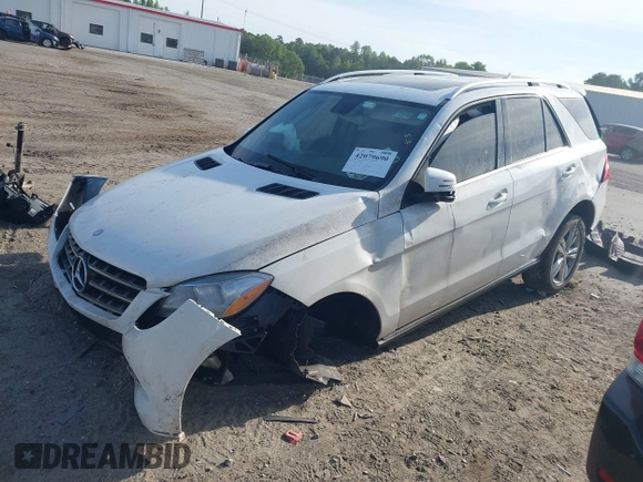 2014 Mercedes-Benz M 350 with VIN 4JGDA5HB9EA424811, listed as a IAAI auction lot 42079690 with 127,914 mi miles and . Bid and sale history available at DreamBid. Image 17.