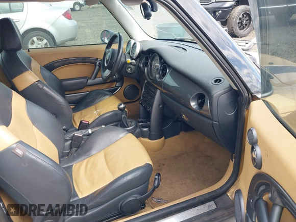 2005 MINI Hardtop with VIN WMWRC33555TK61361, listed as a IAAI auction lot 41940037 with 145,028 mi miles and . Bid and sale history available at DreamBid. Image 5.
