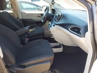 2018 Chrysler Pacifica Touring with VIN 2C4RC1DG5JR148681, listed as a IAAI auction lot 41716394 with 178,645 mi miles and . Bid and sale history available at DreamBid. Image 5.