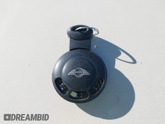 2009 MINI Hardtop S with VIN WMWMF73519TT99560, listed as a IAAI auction lot 41691939 with Not provided miles and . Bid and sale history available at DreamBid. Image 11.