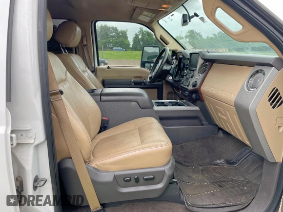 2014 Ford F-350 XLT with VIN 1FT8W3BT3EEB76108, listed as a Copart auction lot 63133865 with 261,799 mi miles and Clean title. Bid and sale history available at DreamBid. Image 5.